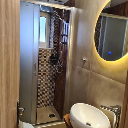 Fay's Luxury Loft Apartman Vólosz