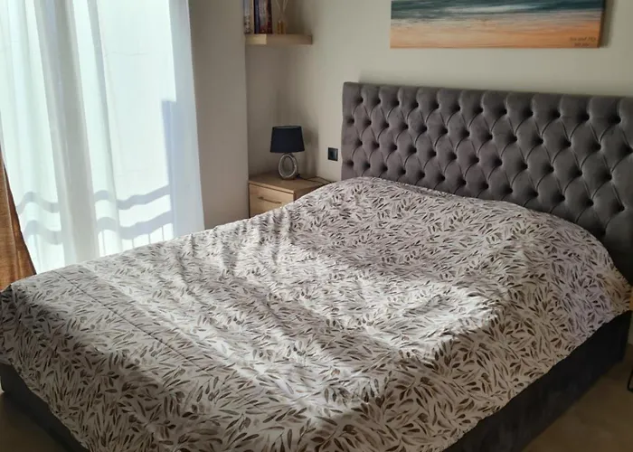 Fay's Luxury Loft Apartment