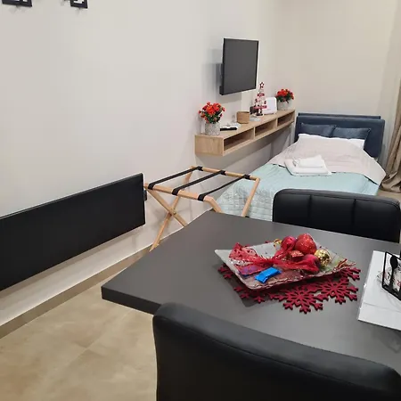 Daire Fay's Luxury Loft Golos